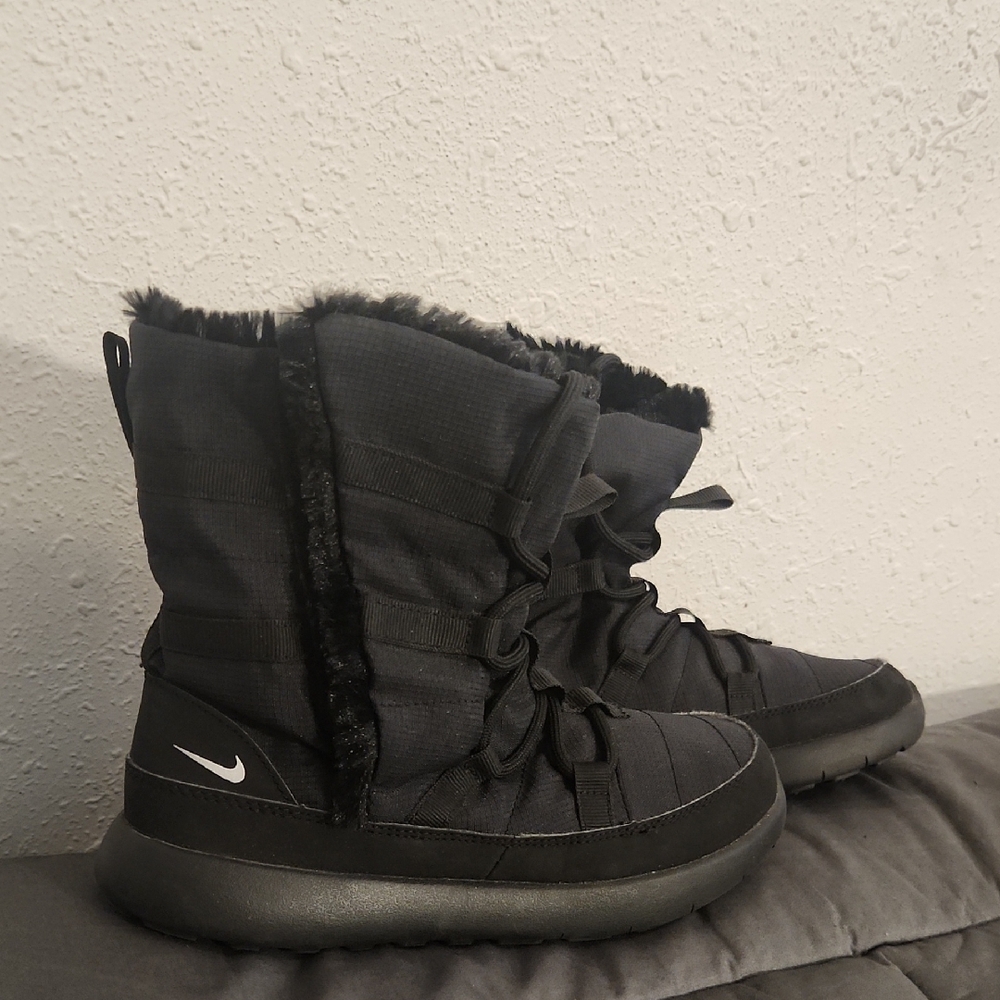 Nike Snow Boots